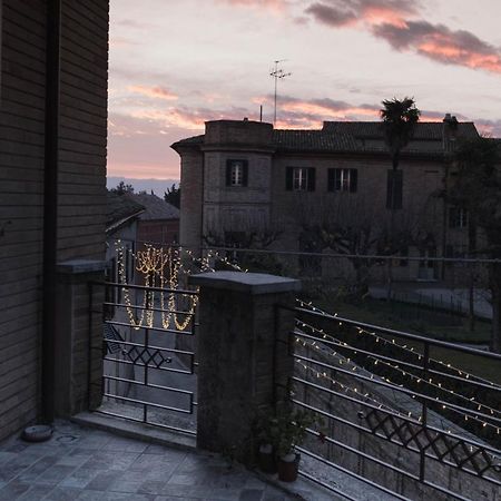 Terrazza Sull'Infinito Acomodação com café da manhã Recanati Exterior foto